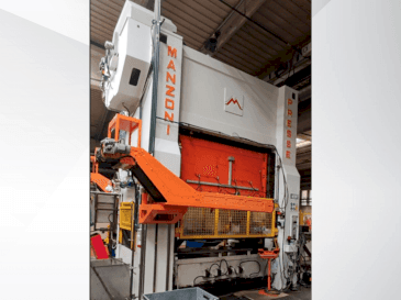 Frontansicht der RAVNE PRESSES Manzoni 315  Maschine