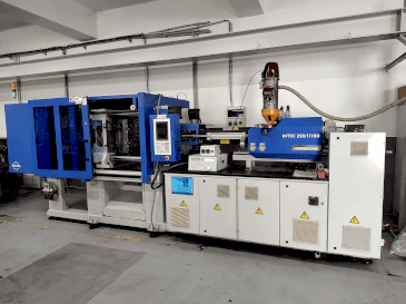 Frontansicht der INVERA Intec 250/1110  Maschine