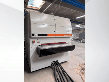 Frontansicht der DMC US 2000 M4  Maschine