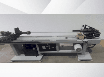 Frontansicht der UZMA MAKINA UZH76  Maschine