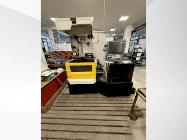 Frontansicht der FANUC Robocut alpha-C400iB  Maschine