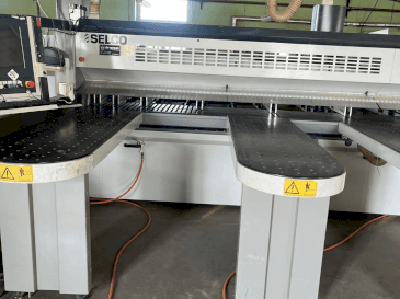 Frontansicht der SELCO WN750 Maschine