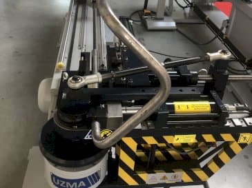 Ausschnitt der UZMA UZH 51 Maschine