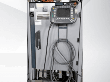 Frontansicht der KUKA KR 360 L280-2  Maschine