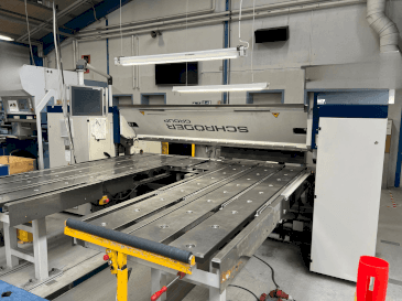 Frontansicht der SCHRODER-FASTI PowerBend Professional 2500/4,0 UD  Maschine