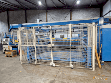 Frontansicht der Finn-Power LSR6/LC6  Maschine
