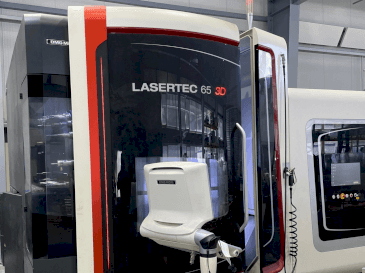 Frontansicht der DMG MORI LASERTEC 65 3D Hybrid  Maschine