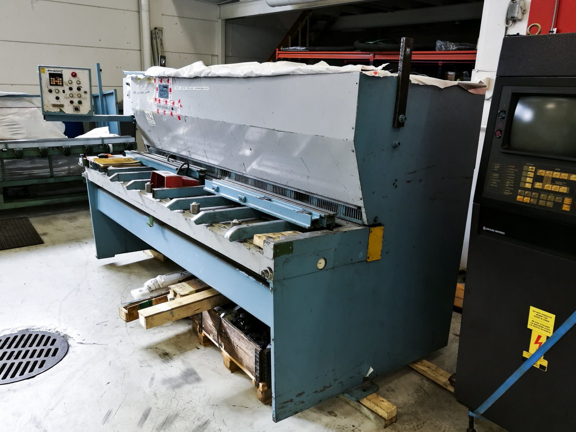 Frontansicht der CHE 25/4 Maschine