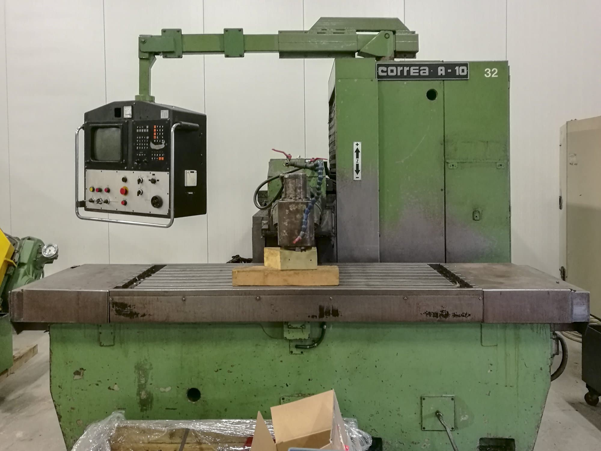 Frontansicht der Correa A-10 Maschine