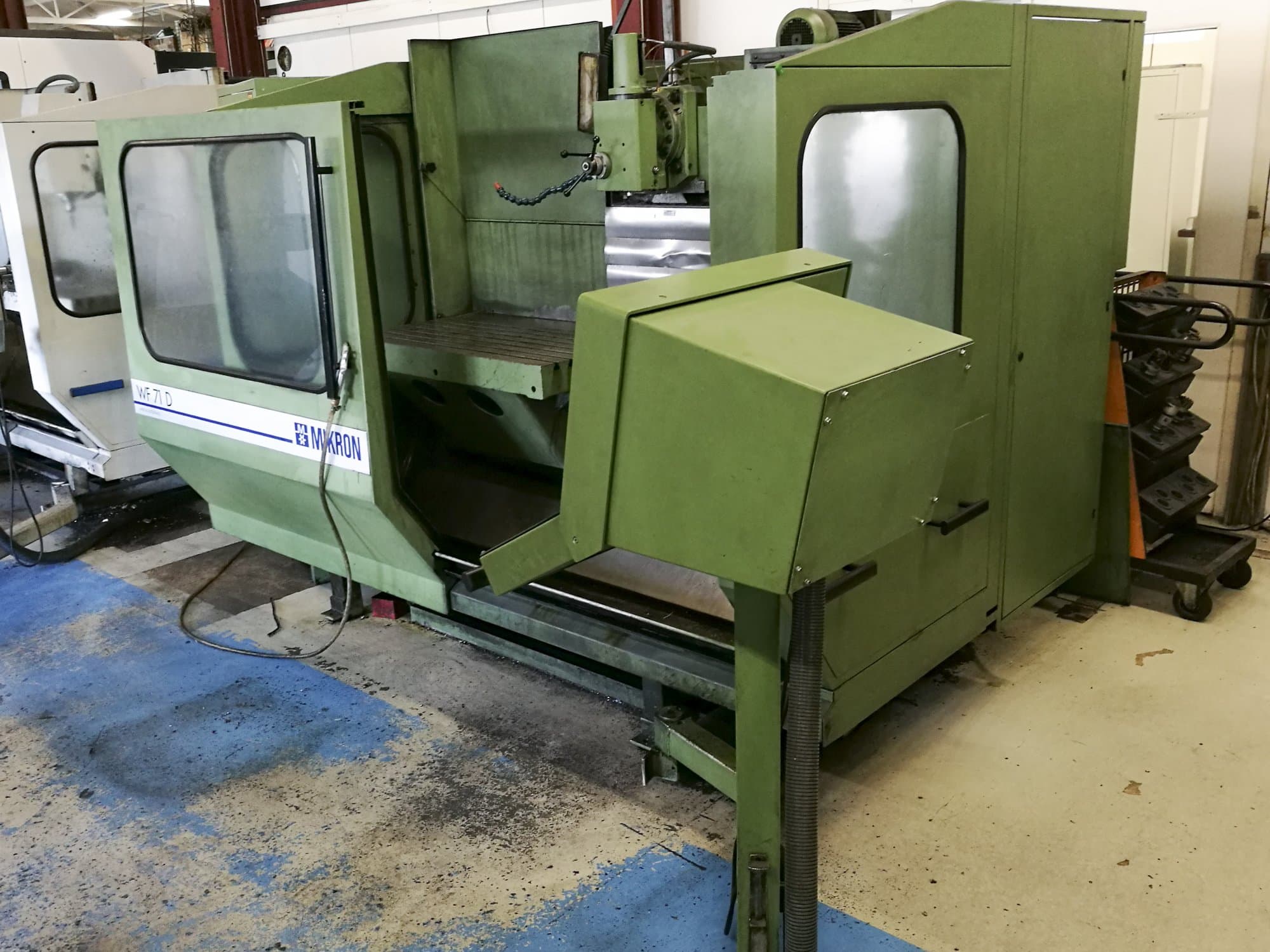 Rechte Ansicht der Mikron WF-71 D Maschine