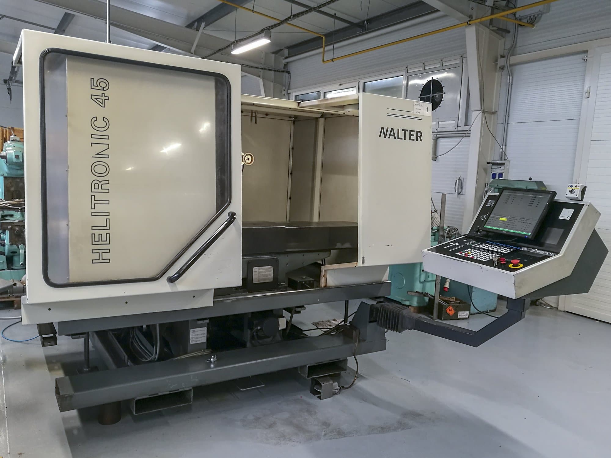 Linke Ansicht der Walter AG Helitronic 45 Maschine