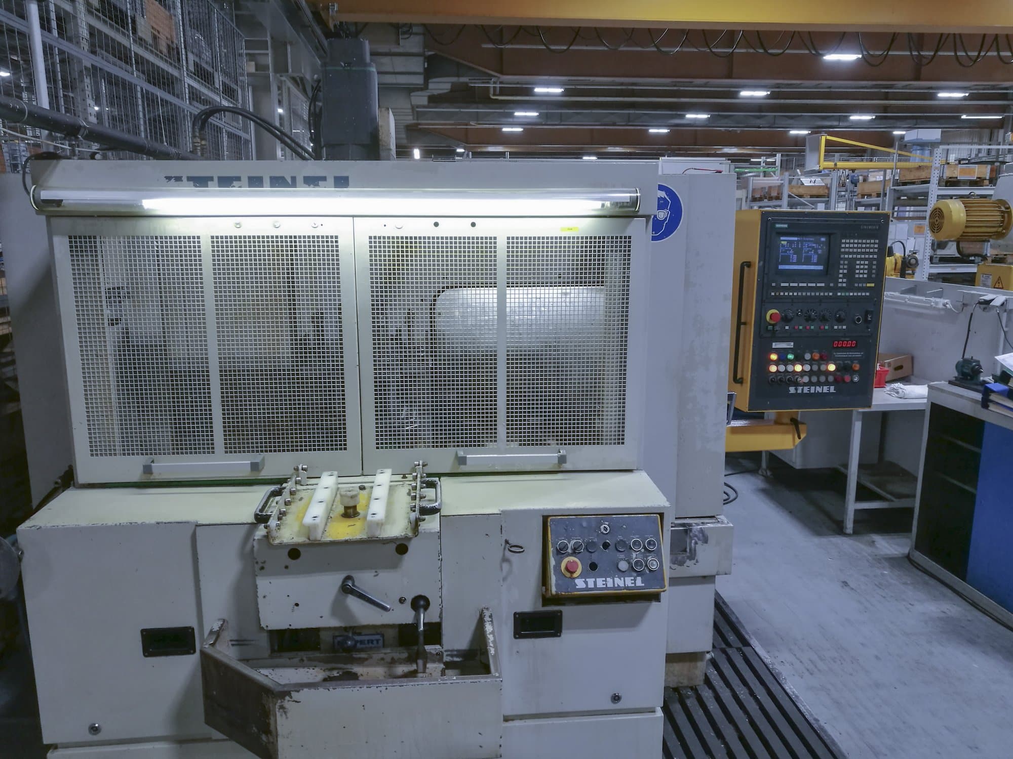 Frontansicht der STEINEL BZ 20 Maschine