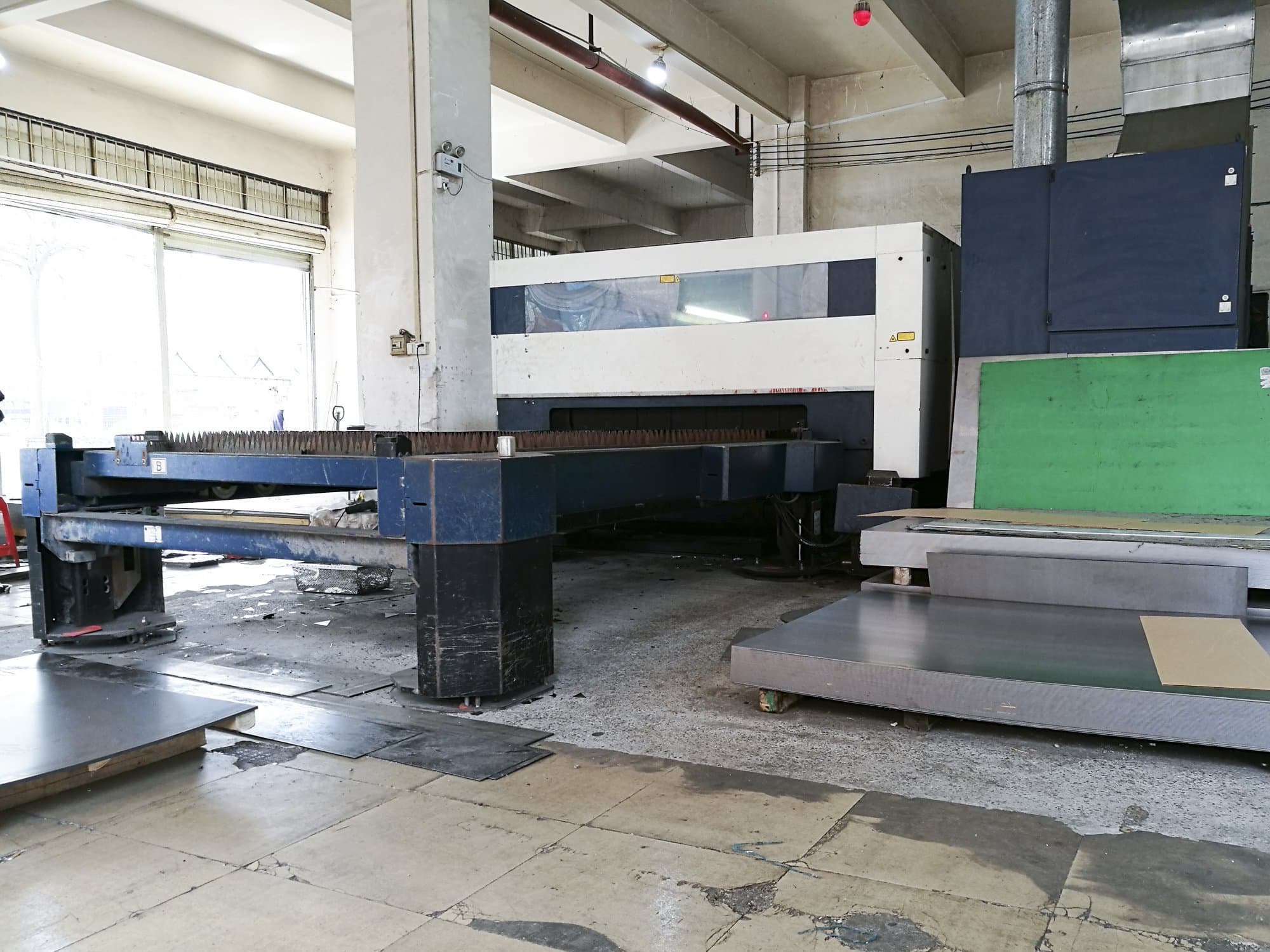 Arbeitstich Ansicht 1 der Trumpf TruLaser 5030 Maschine