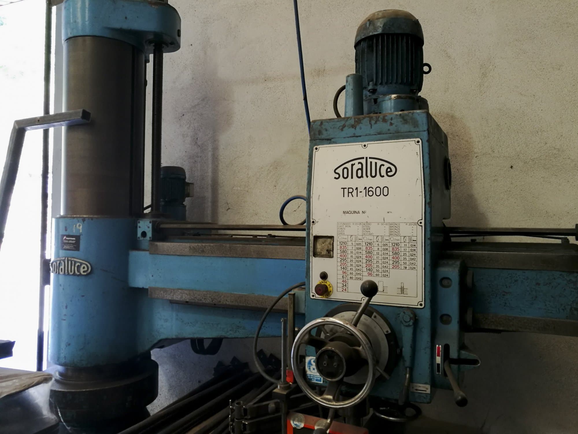 Rechte Ansicht der Soraluce TR1-1600 Maschine