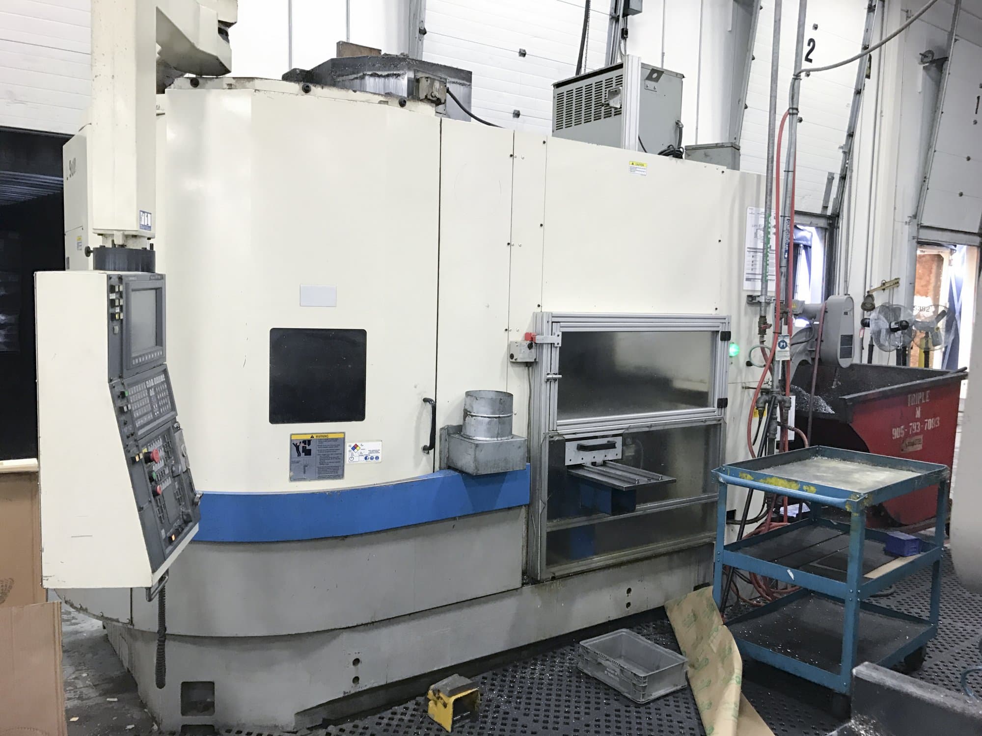 Linke Ansicht der Okuma LVT 400 Maschine