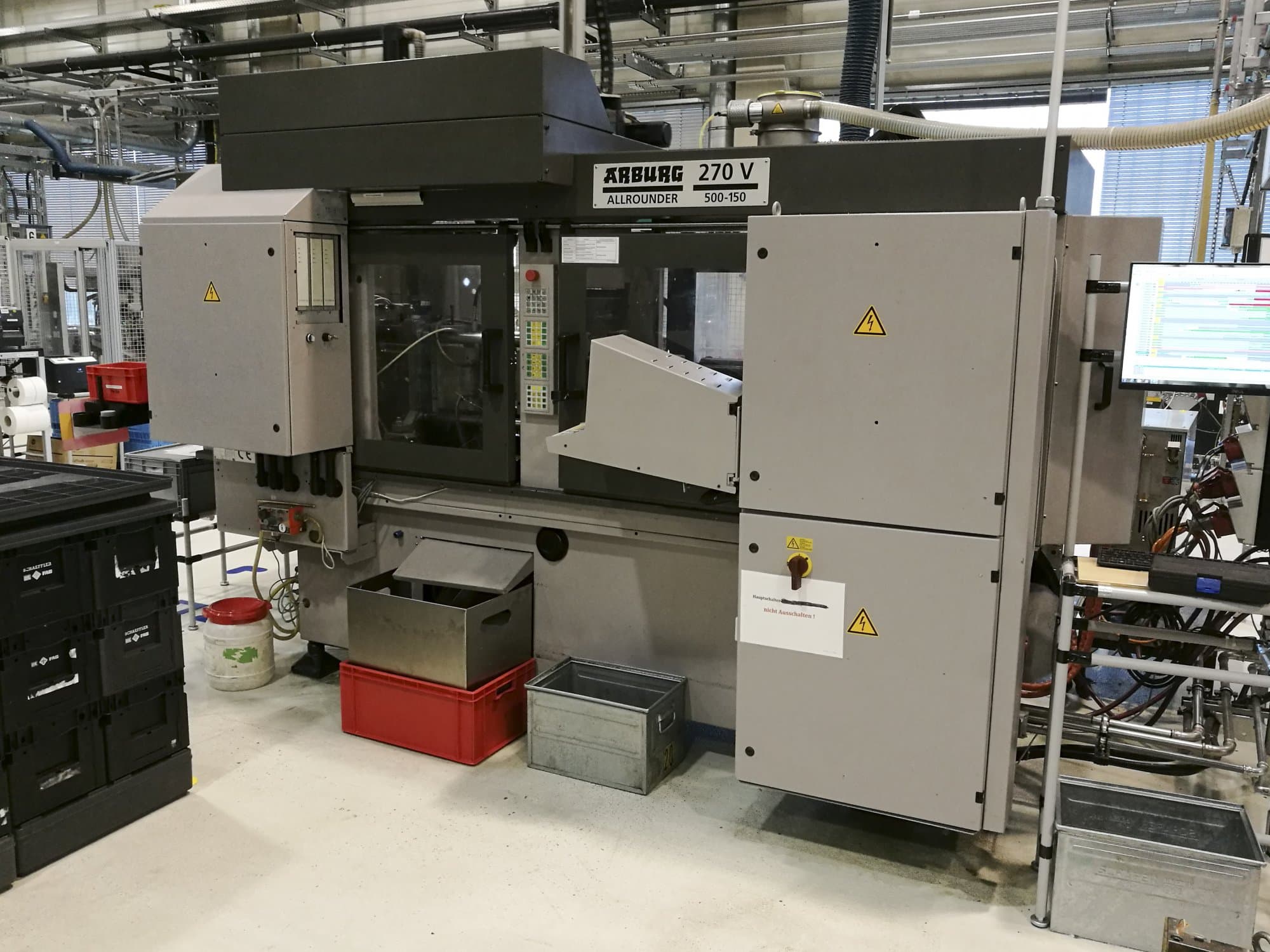 Rechte Ansicht der Arburg 270V 500-150 Maschine