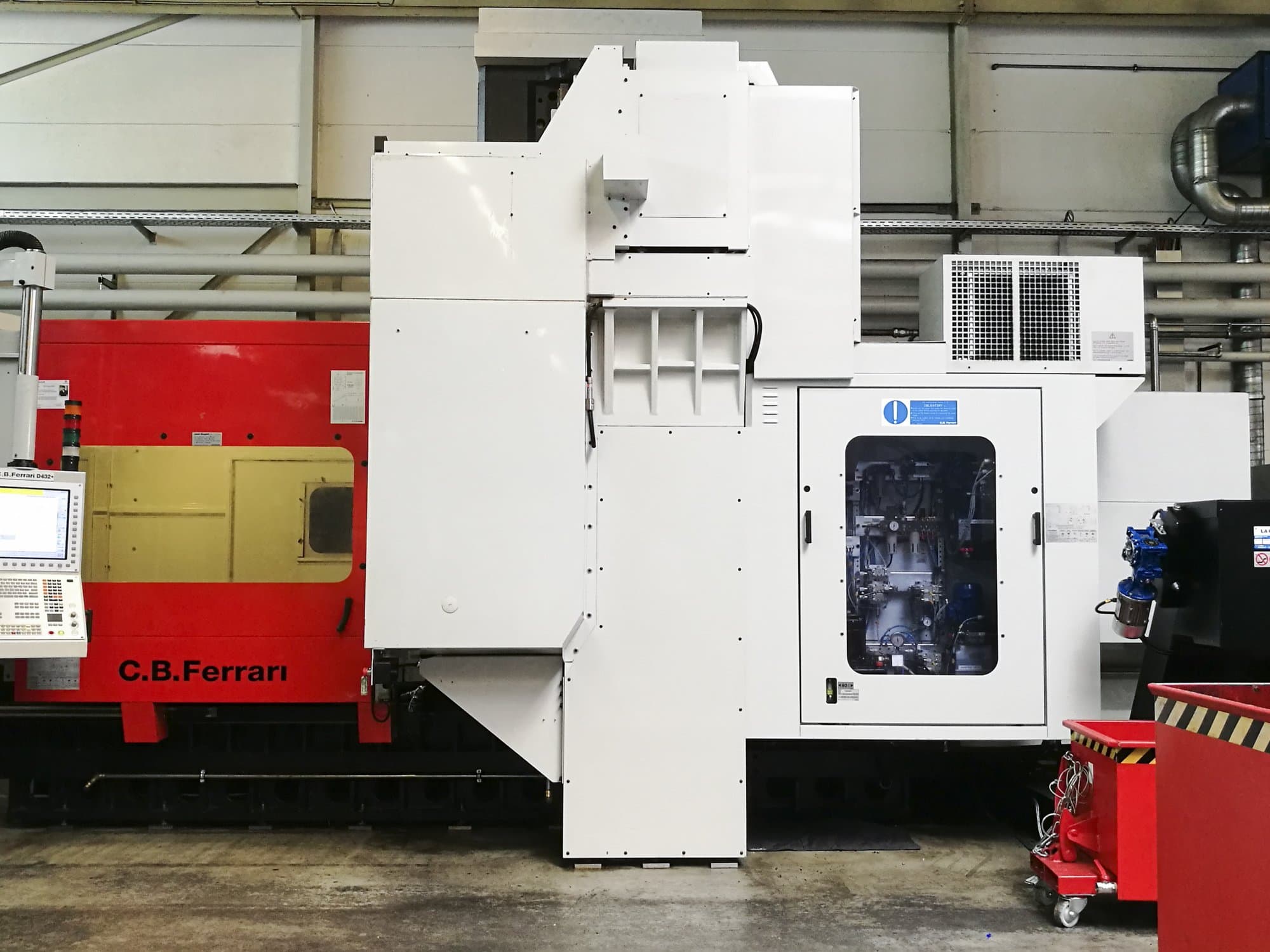 Frontansicht der  C.B. Ferrari D432 Maschine