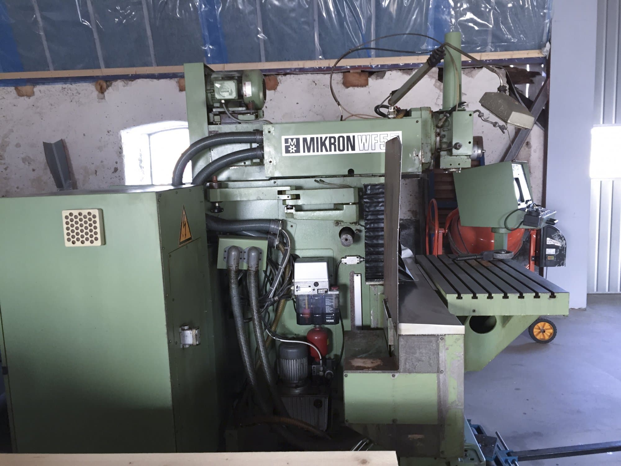 Frontansicht der Mikron WF 5DCM/155 Maschine