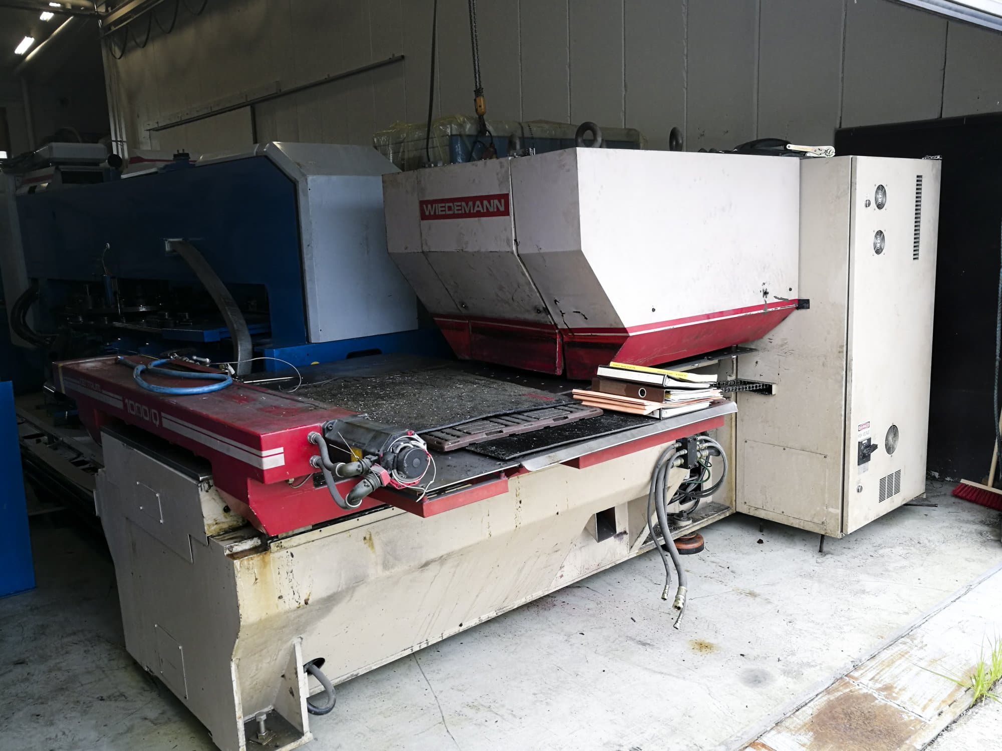 Rechte Ansicht 1 der Murata Wiedemann C-1000 Maschine