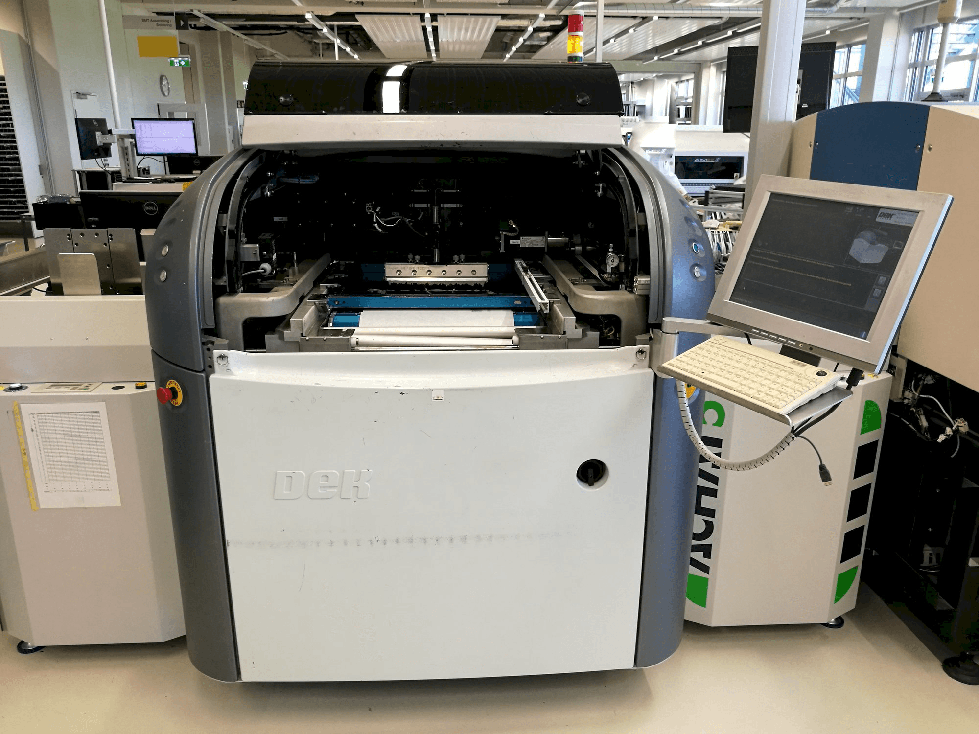 Frontansicht der DEK HORIZON 03i X Maschine