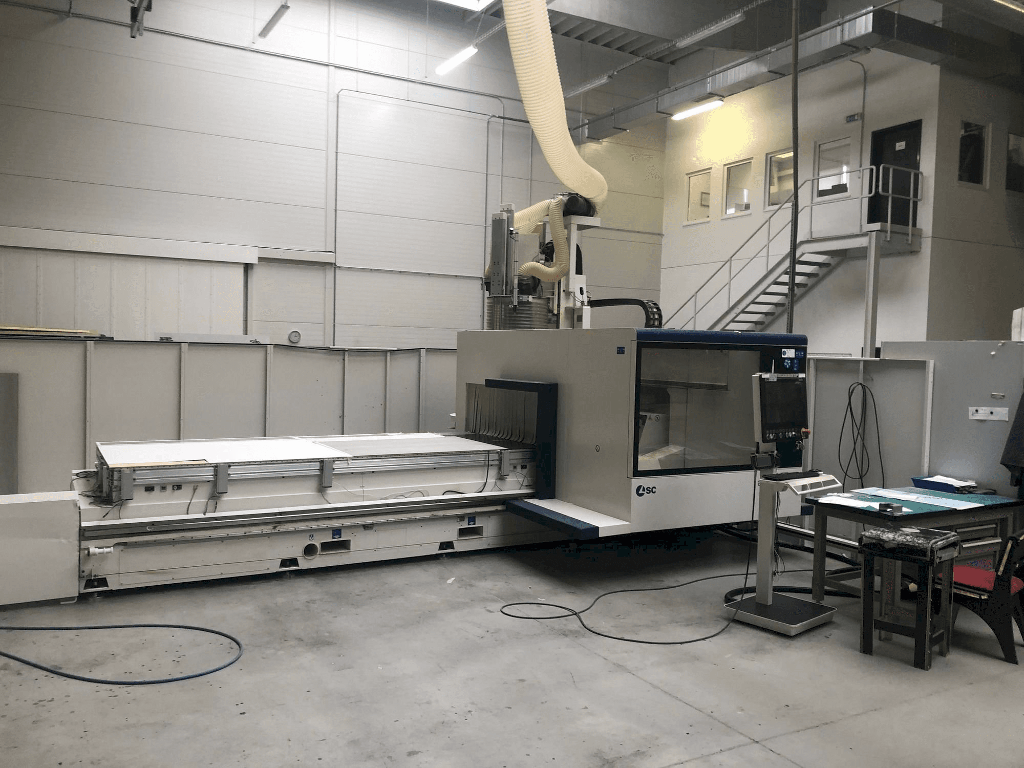 Frontansicht der SCM ACCORD 50 FX-M Maschine