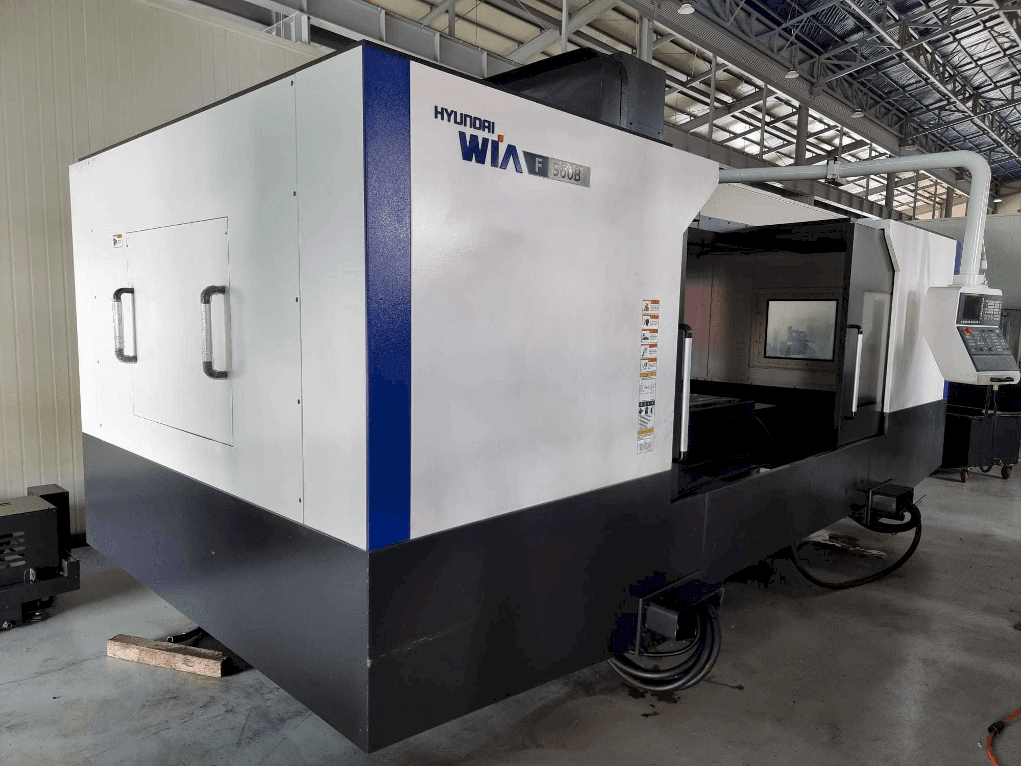 Frontansicht der Hyundai Wia F960B Maschine