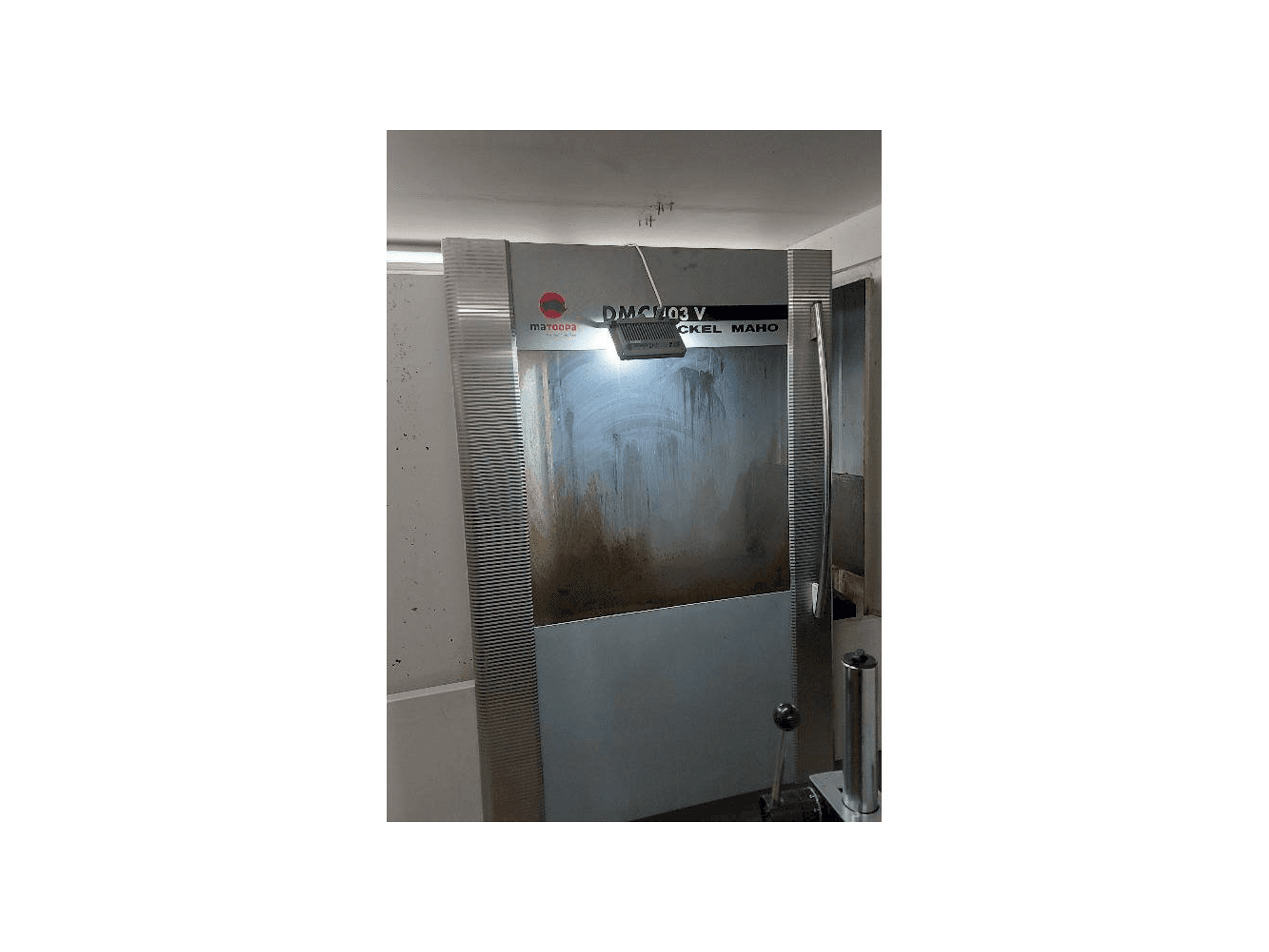 Frontansicht der DMG DMC 103 V Maschine