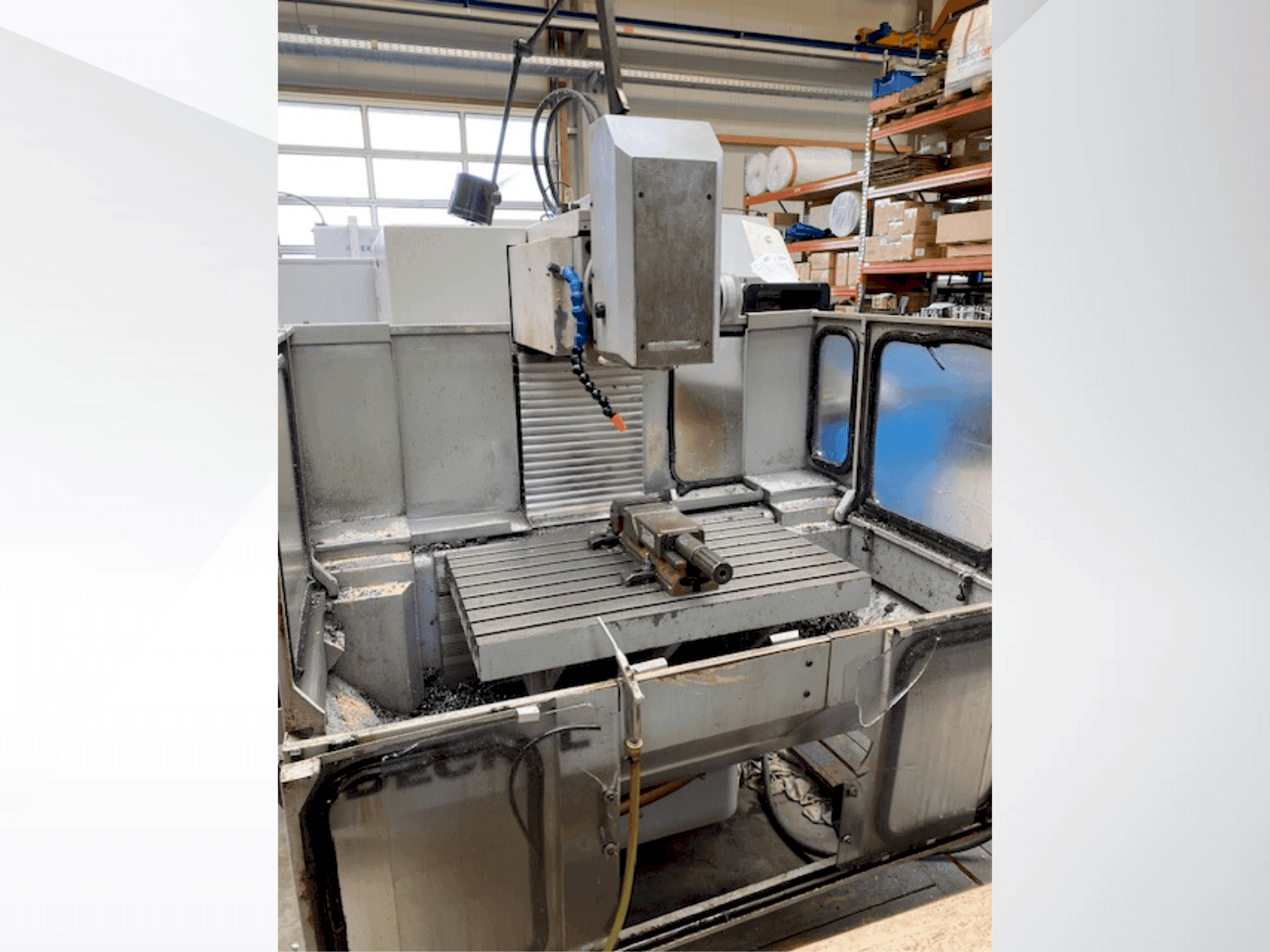 Frontansicht der DECKEL FP4NC Maschine