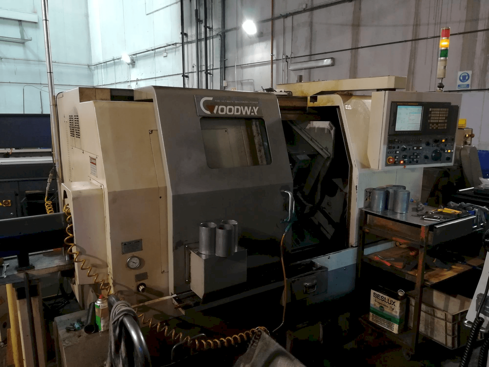 Frontansicht der Goodway GS 200 Maschine