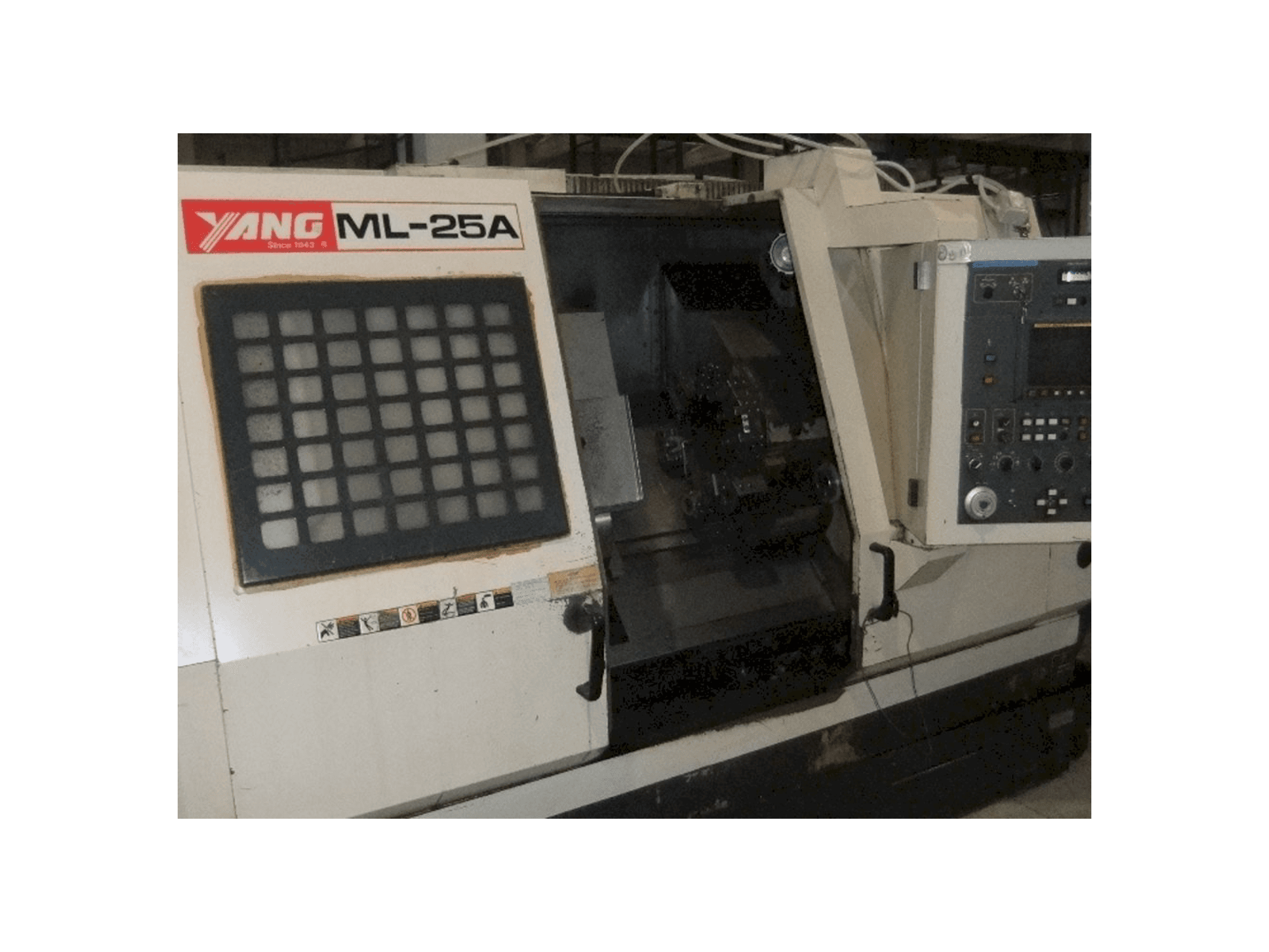 Frontansicht der Yang ML 25A Maschine