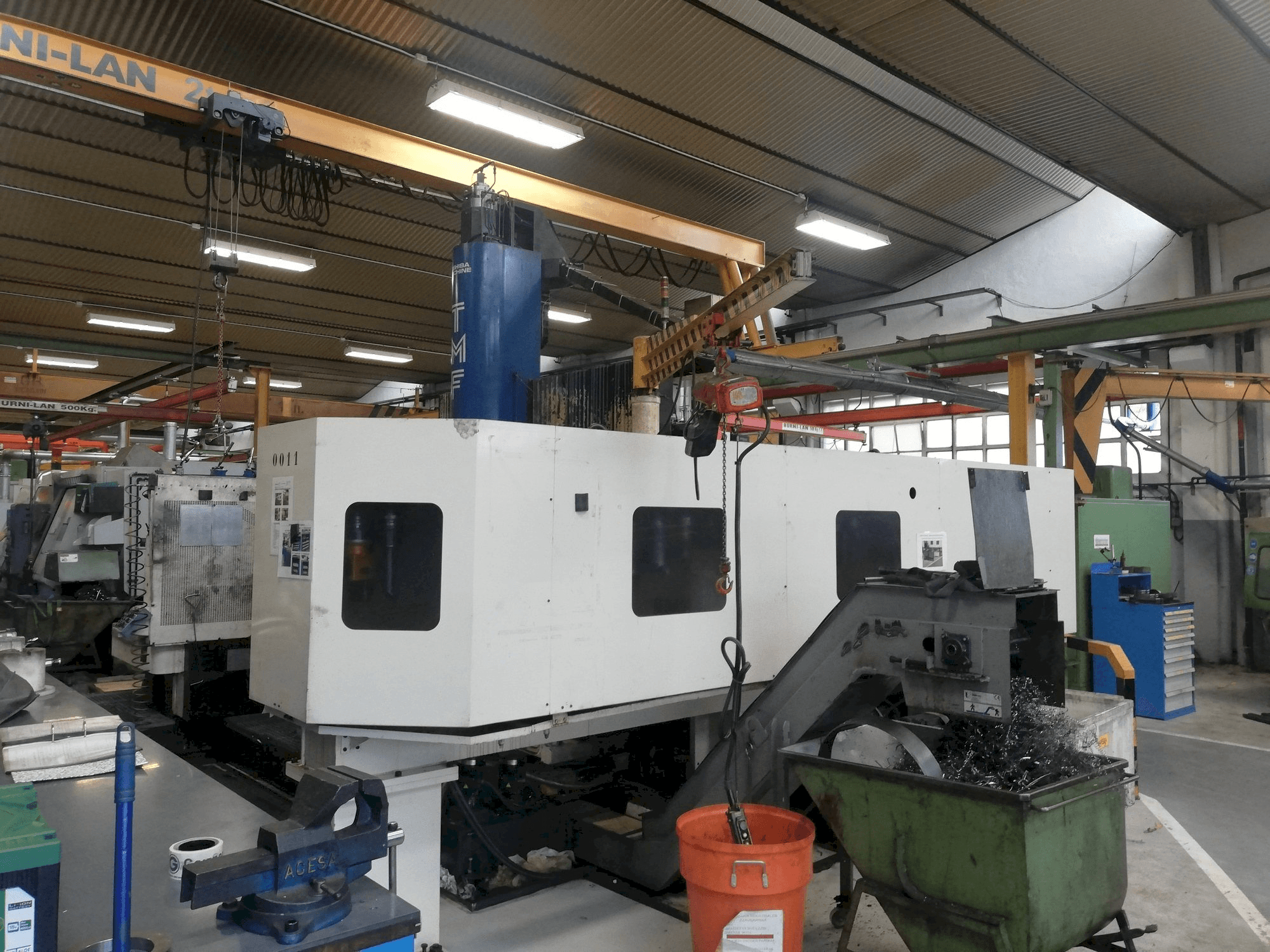 Frontansicht der Toshiba TMF-10 Maschine