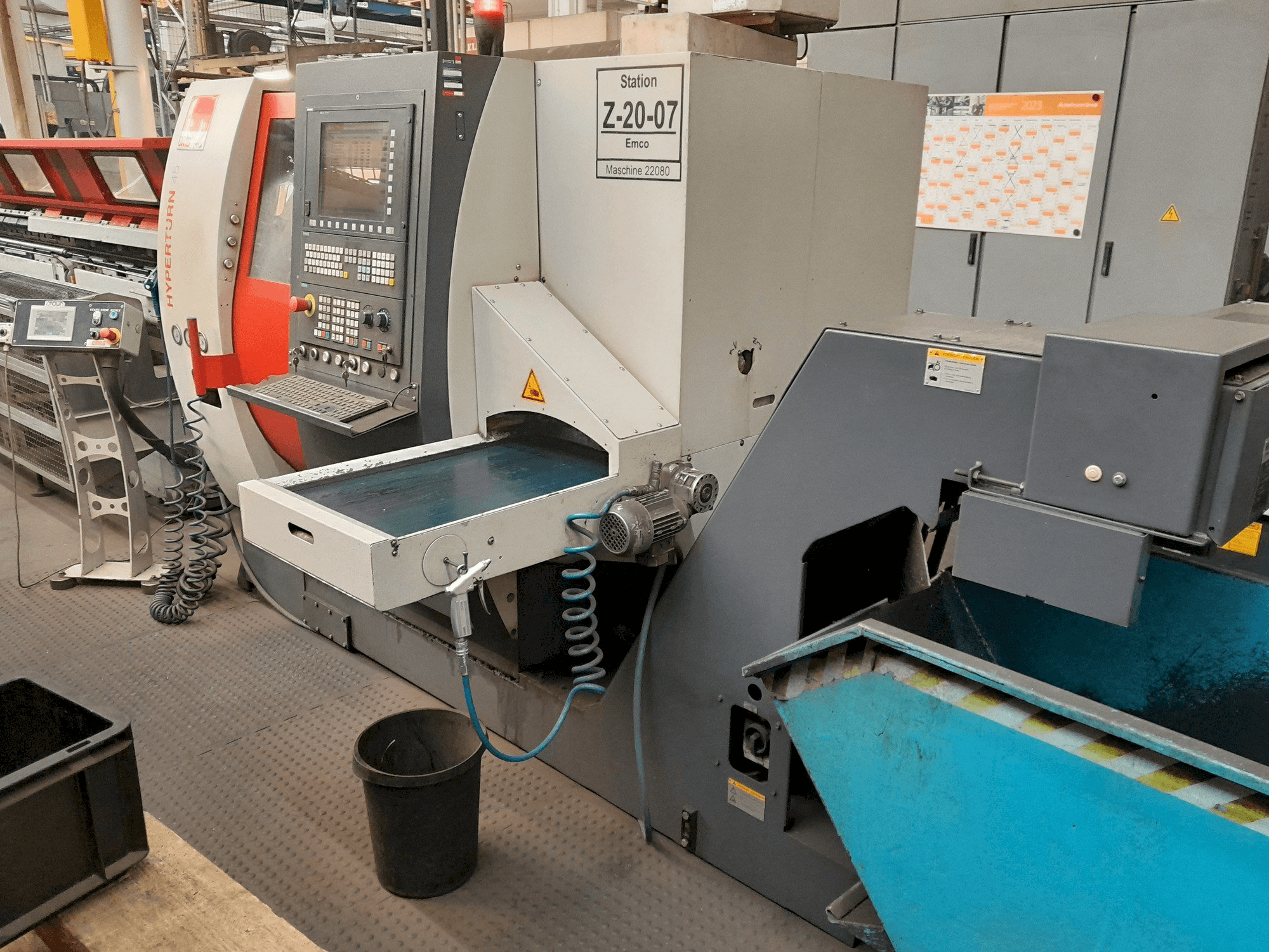 Frontansicht der EMCO Hyperturn 45 Maschine