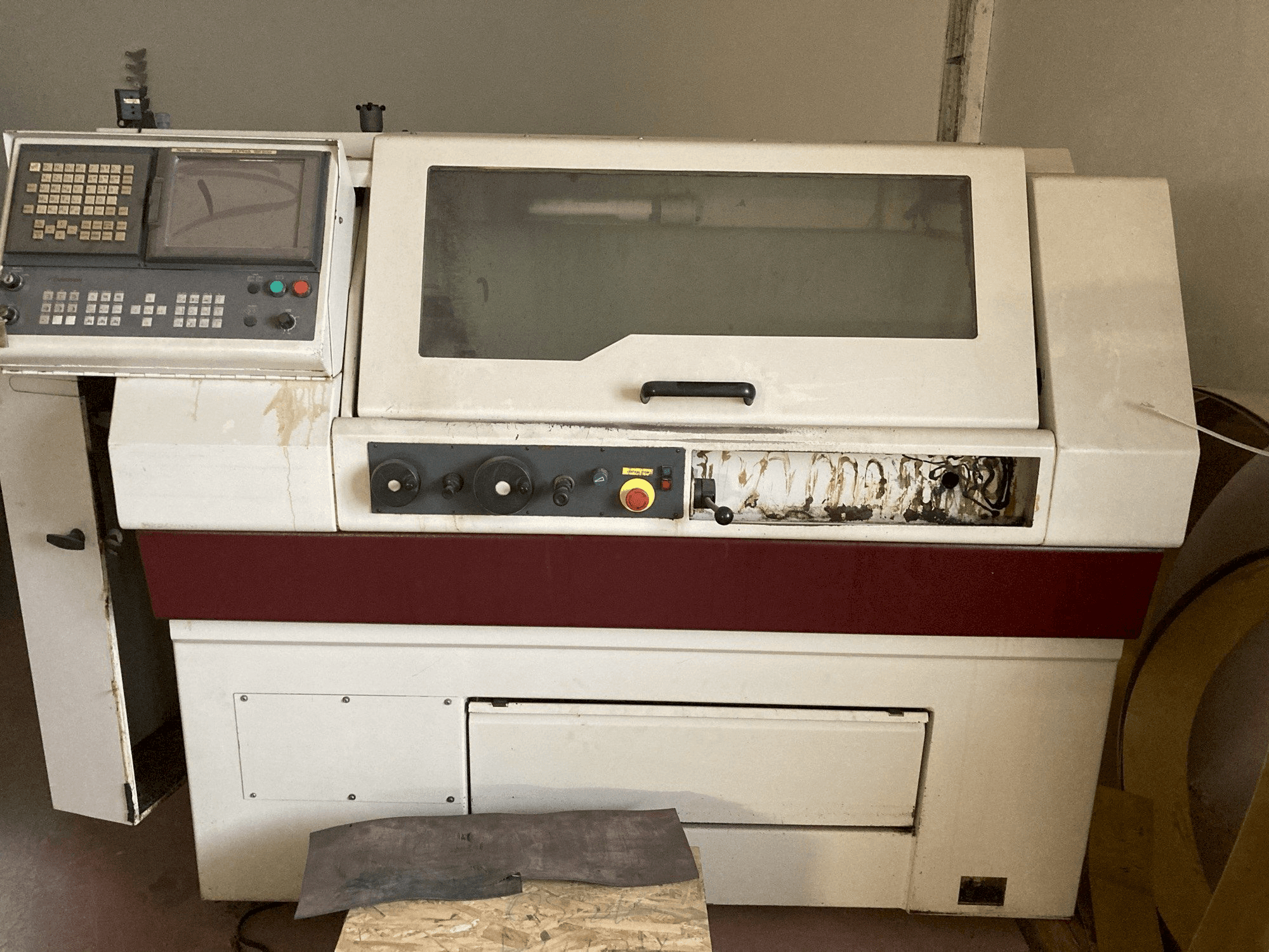 Frontansicht der Harrison Alpha 1330S Maschine