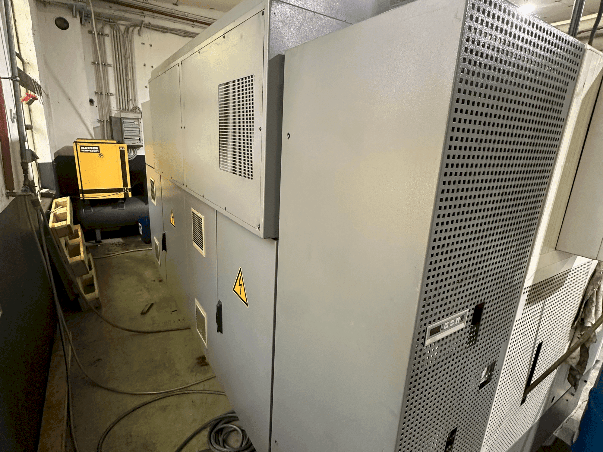 Rückansicht der DMG CTX 420 Linear V6 Maschine