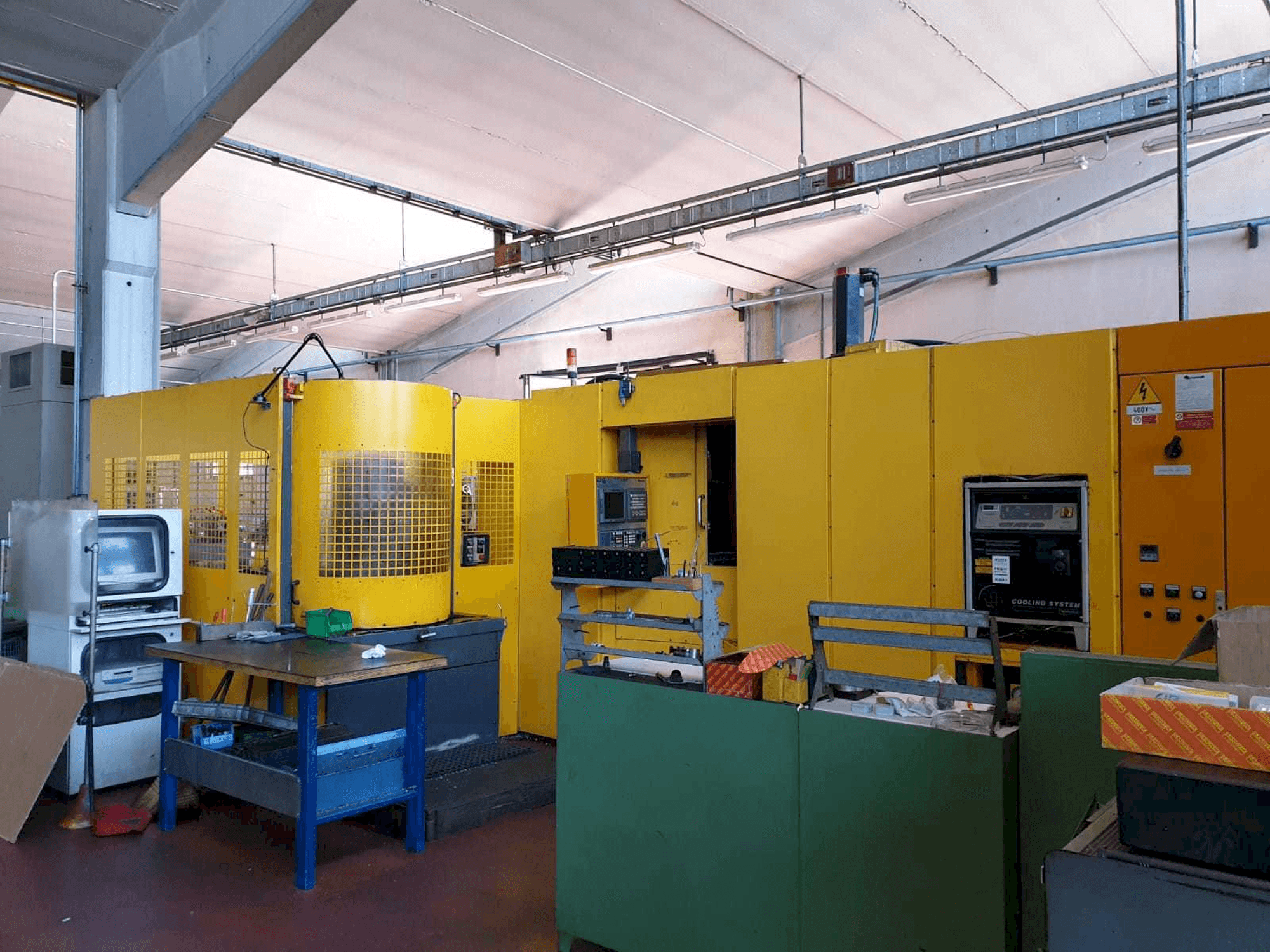 Frontansicht der Mandelli Thunder 500 Maschine