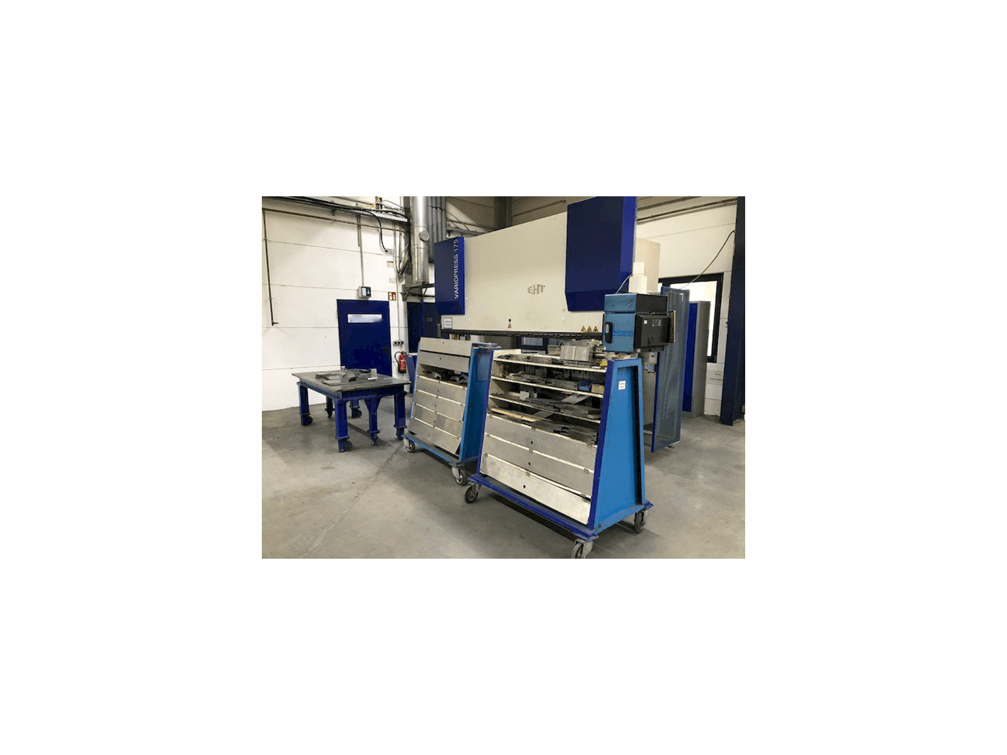 Frontansicht der EHT VARIOPRESS 175-4050 Maschine