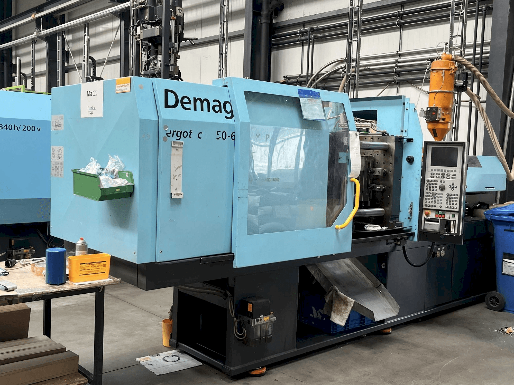 Frontansicht der DEMAG Ergotech 150/500 - 600 EXTRA Maschine