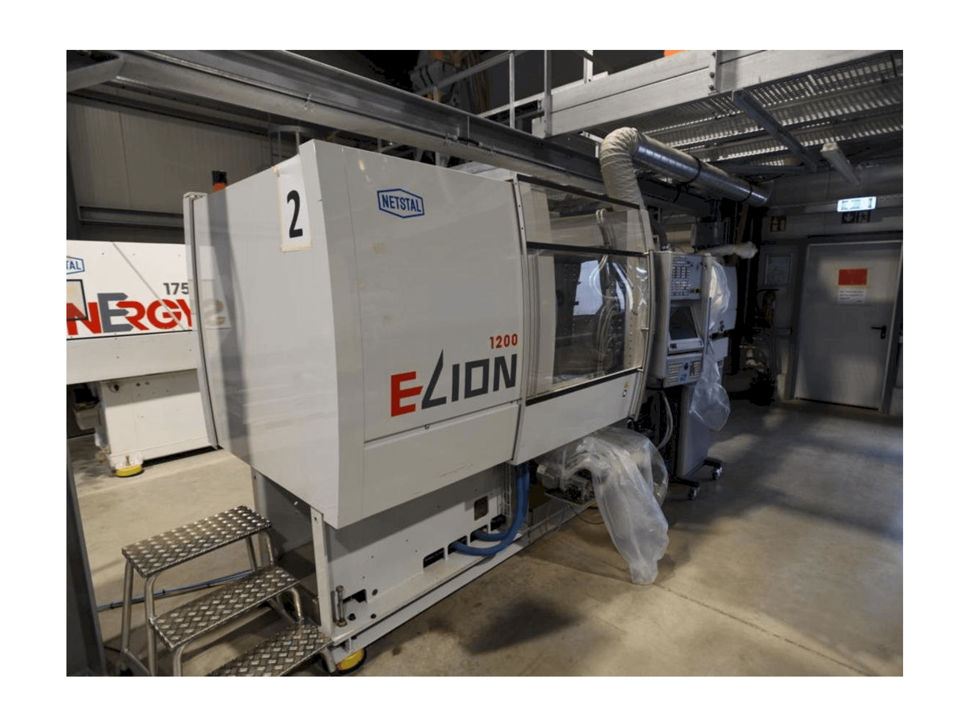 Frontansicht der Netstal Elion 1200-530PS Maschine