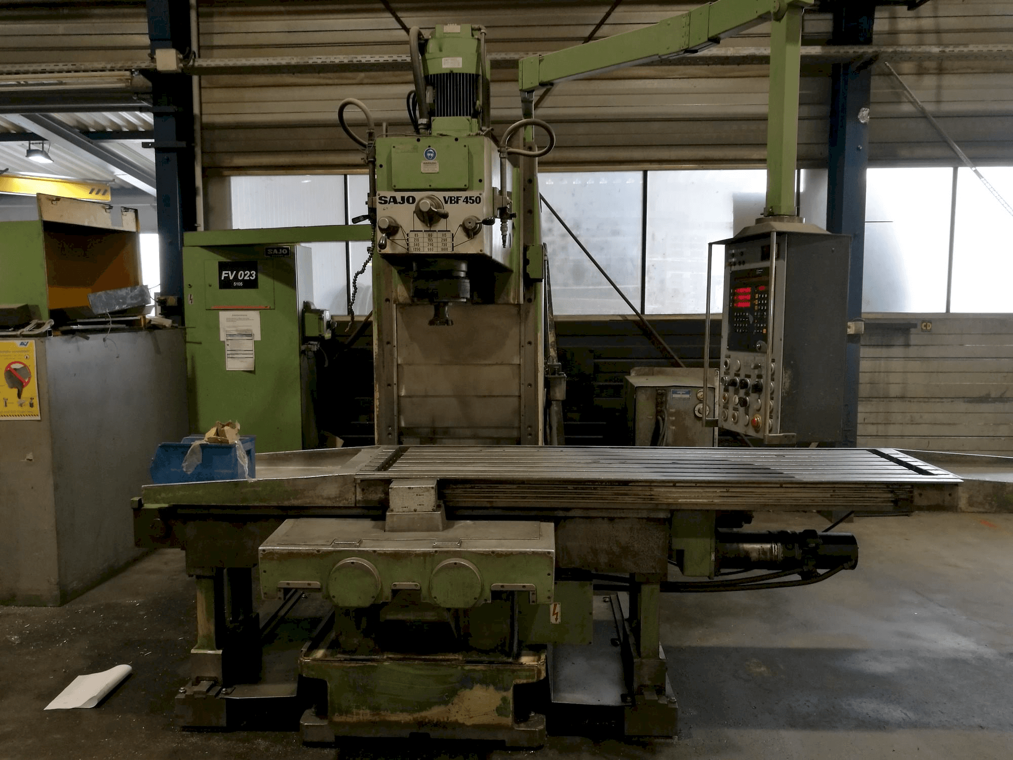 Frontansicht der SAJO VBF450 Maschine