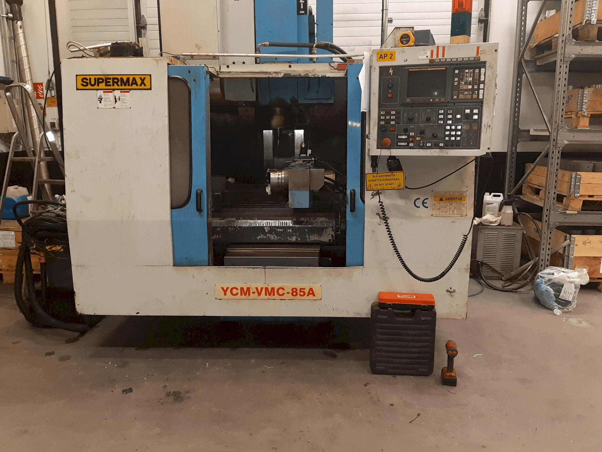 Frontansicht der YCM 85A Maschine