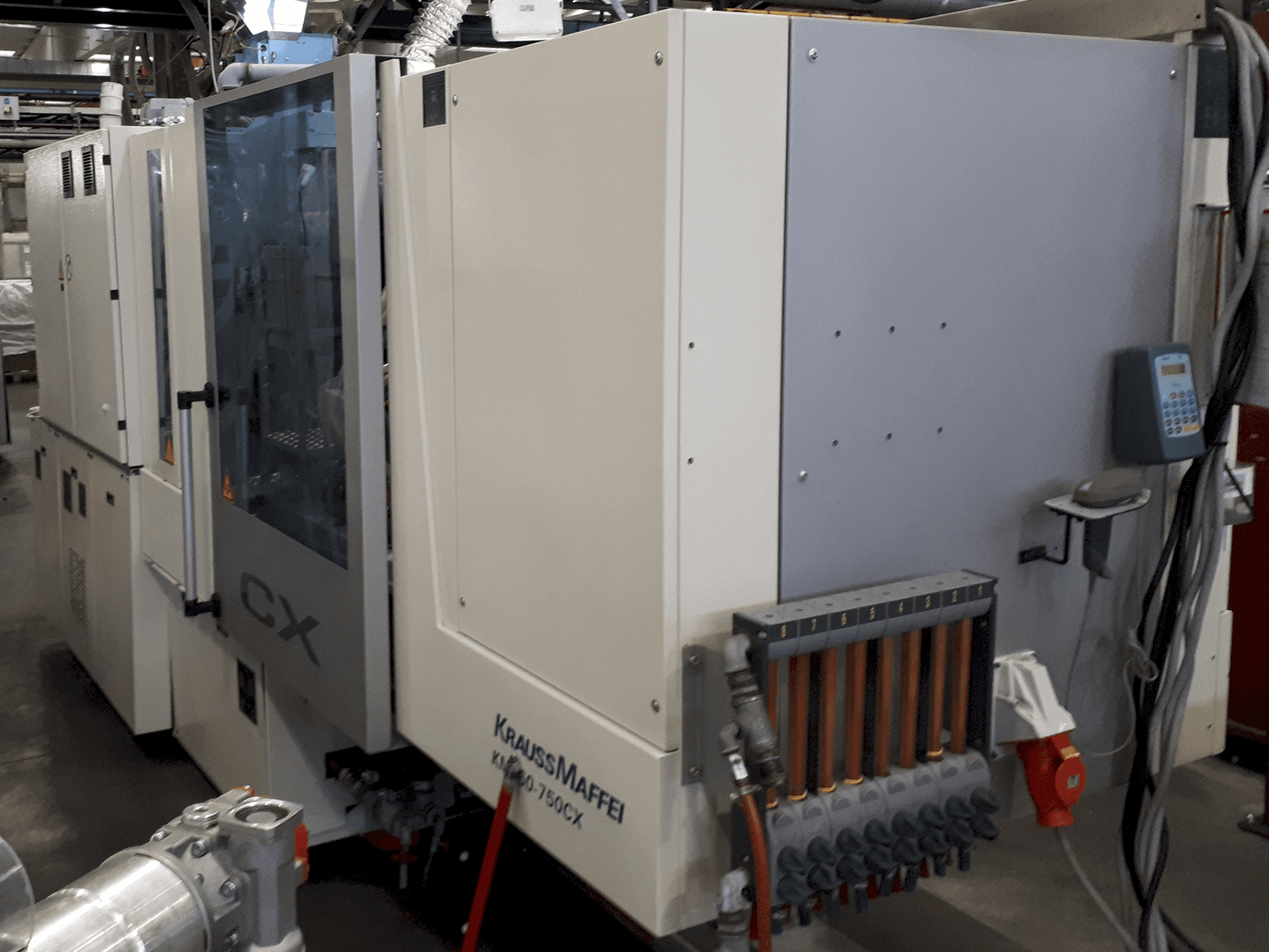 Frontansicht der Krauss Maffei 160-750 CX Maschine