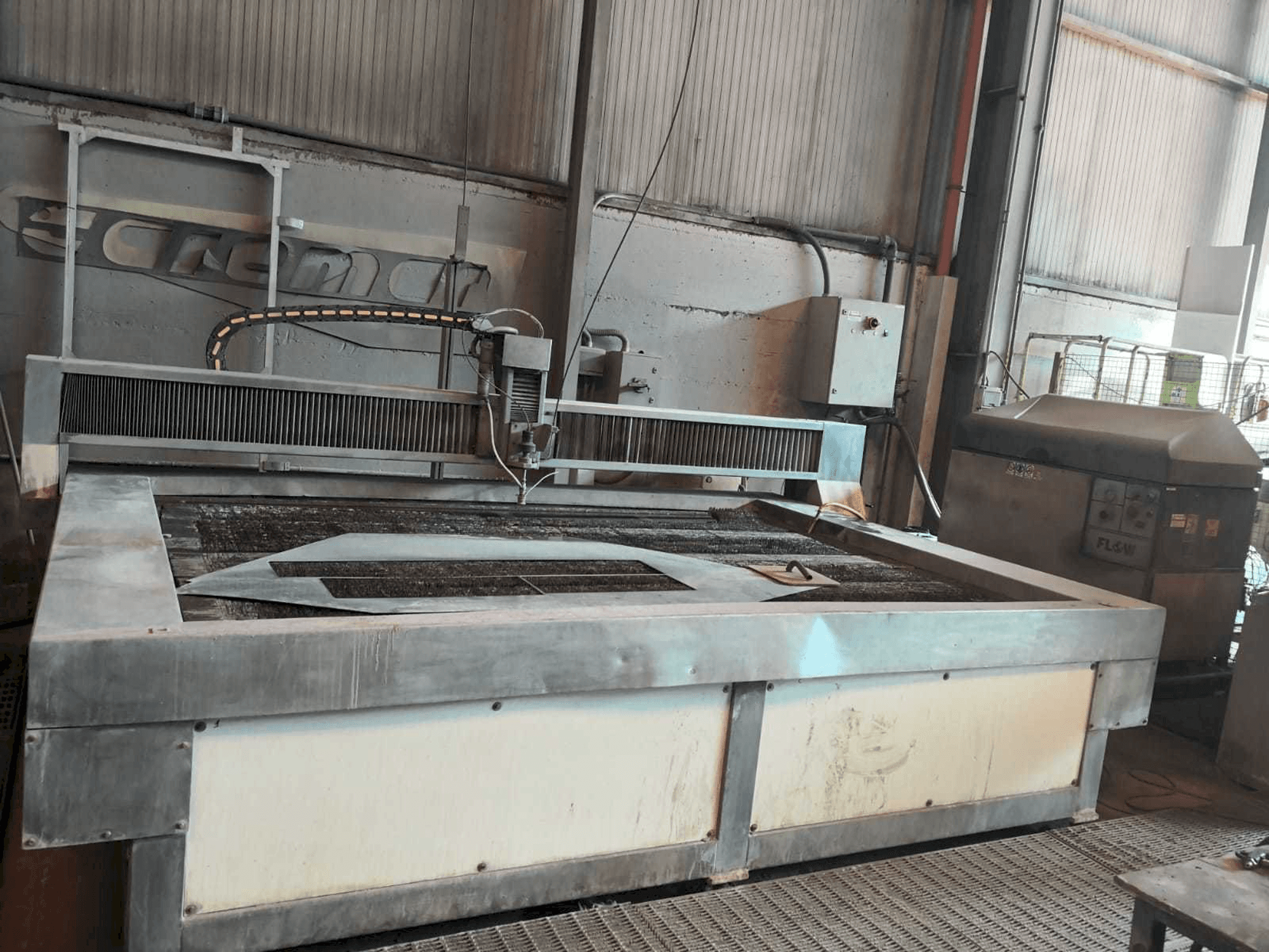 Frontansicht der Flow 7xs 55 Maschine