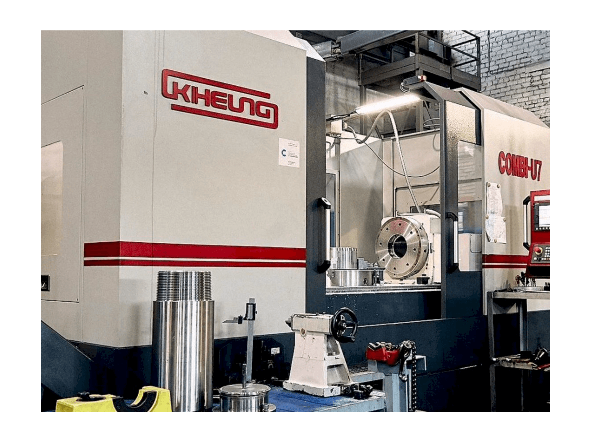 Frontansicht der KIHEUNG COMBI-U7 Maschine