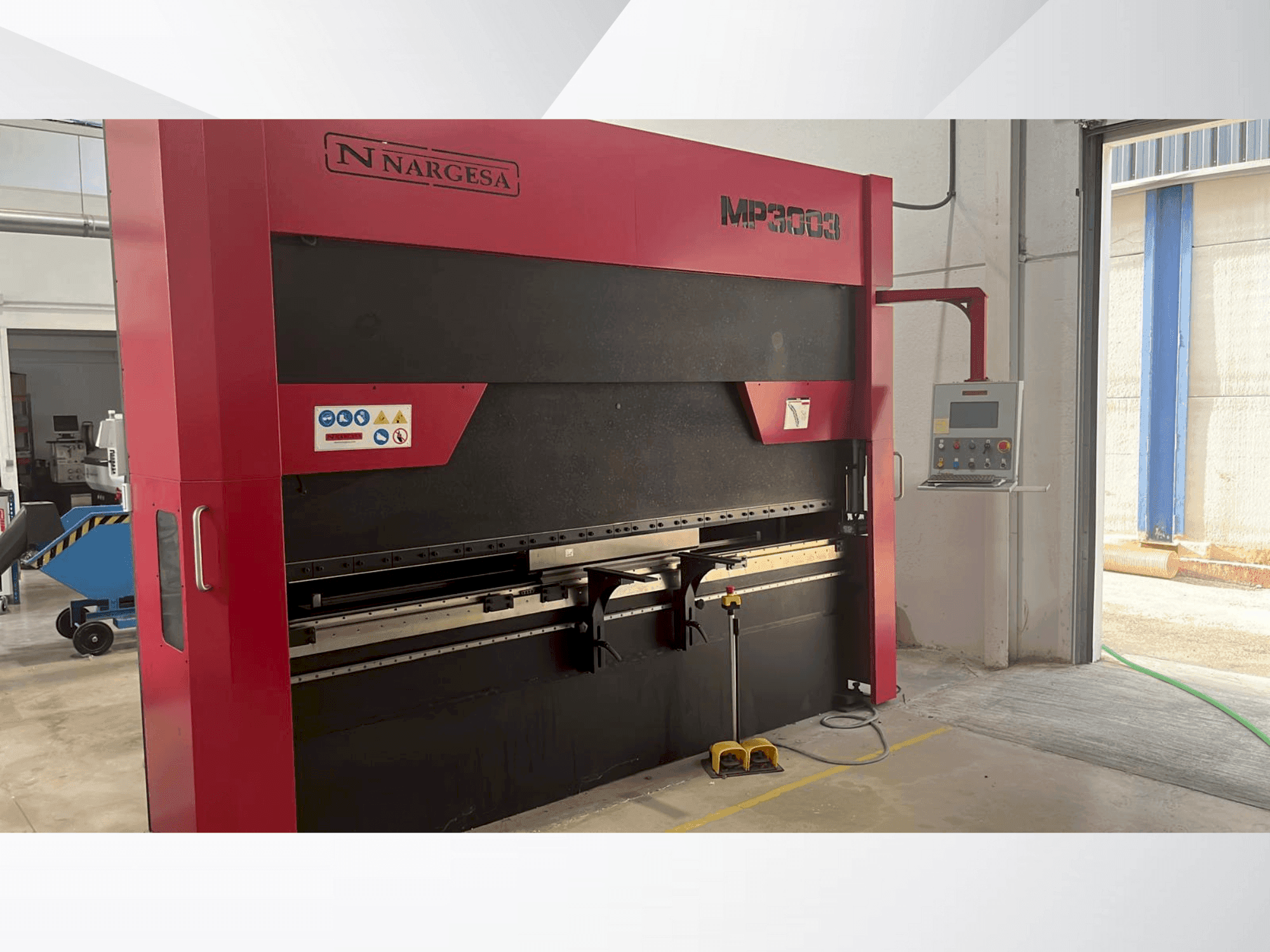 Frontansicht der NARGESA 3003 Maschine