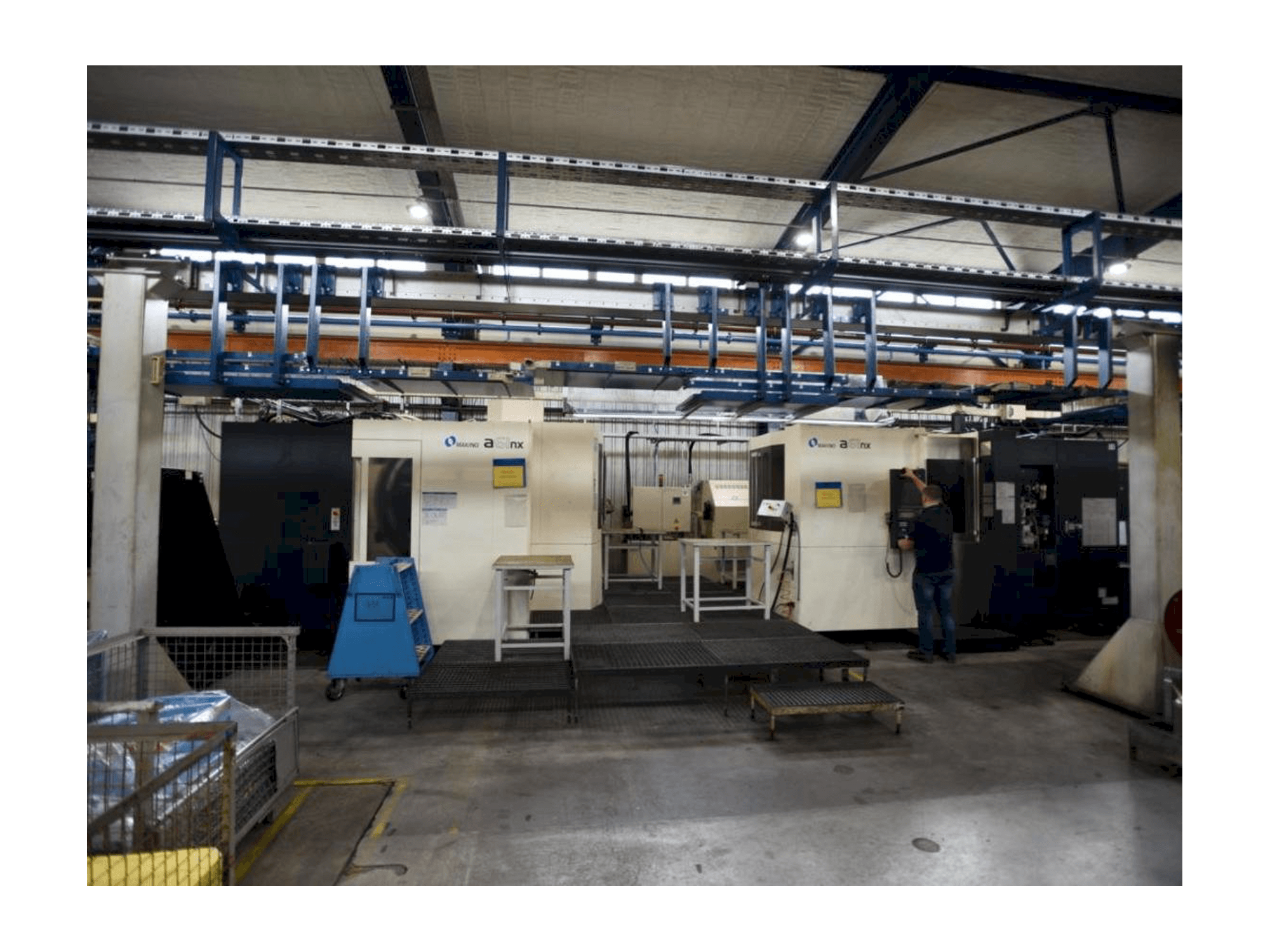 Frontansicht der Makino a61nx Pro 6 Maschine