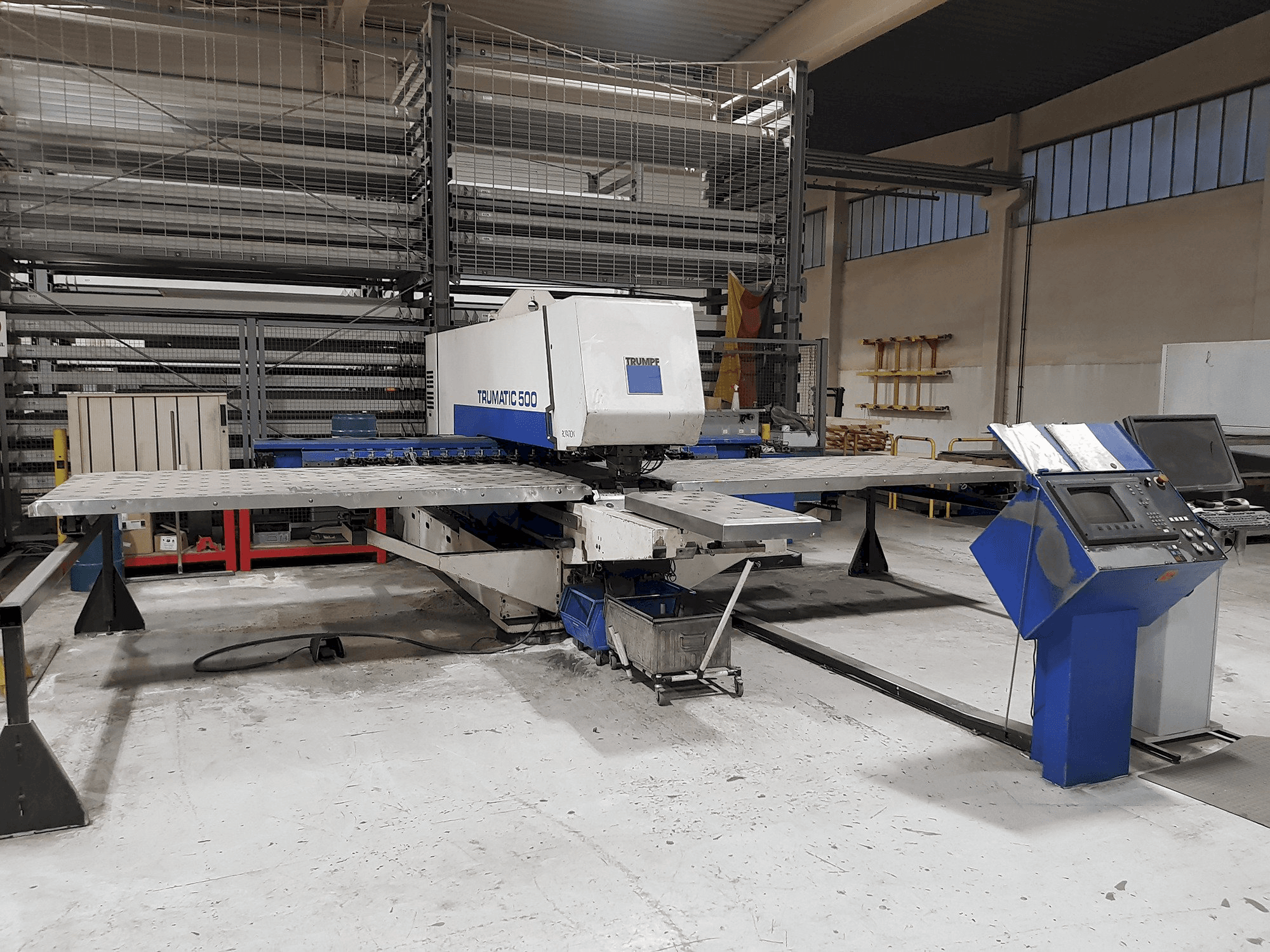 Frontansicht der Trumpf Trumatic 500 Maschine