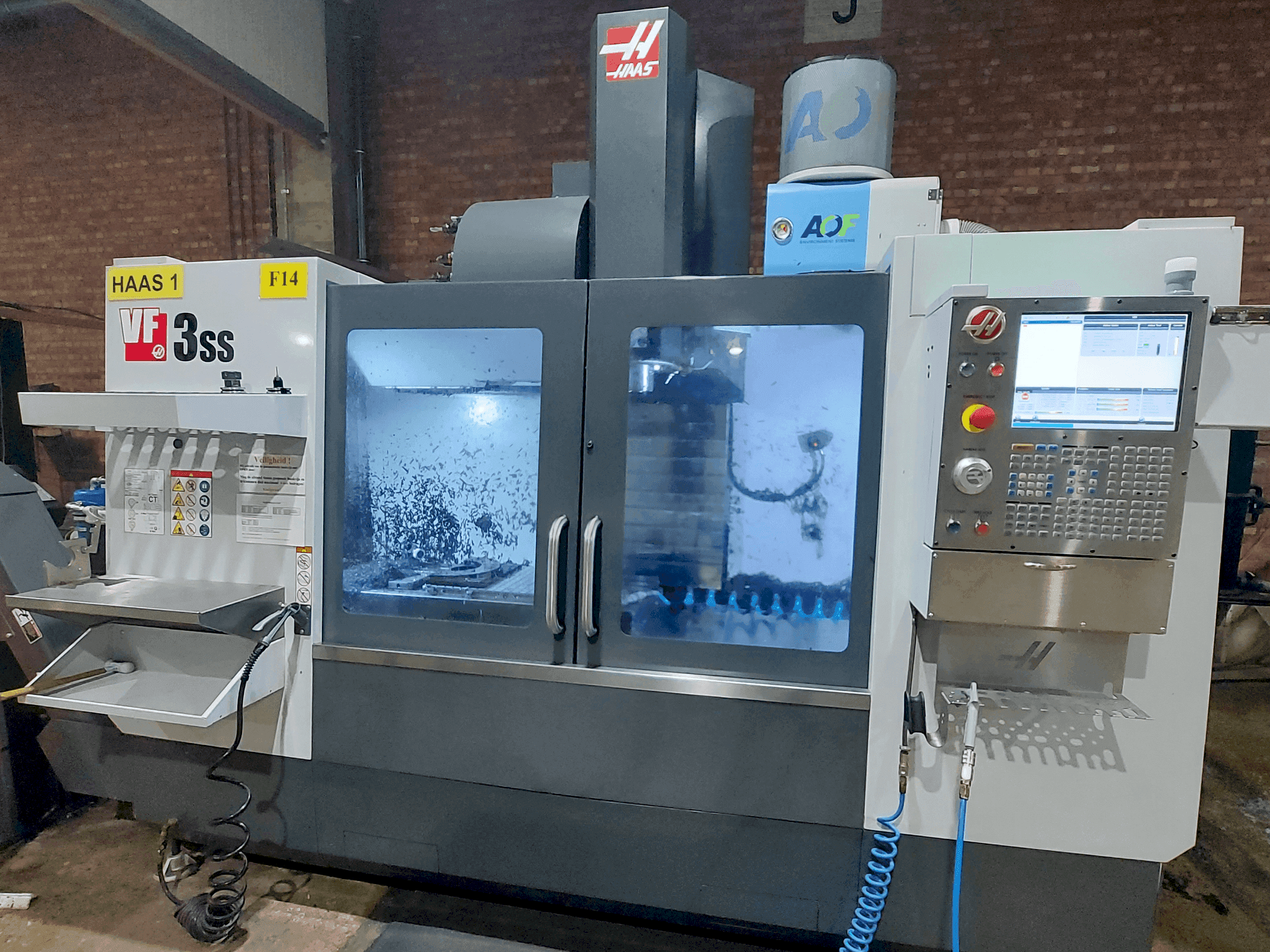Frontansicht der HAAS VF-3SS Maschine