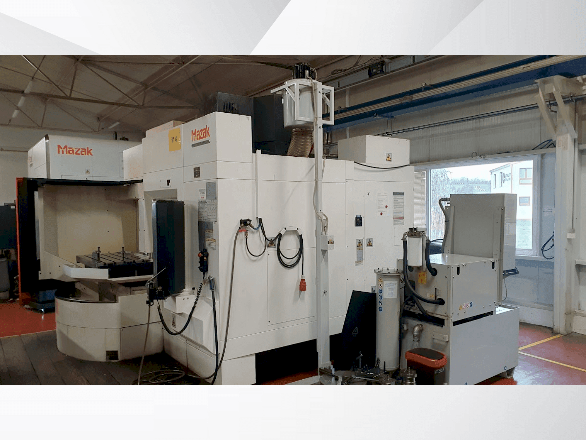 Frontansicht der Mazak VCS 530C-2PC Maschine