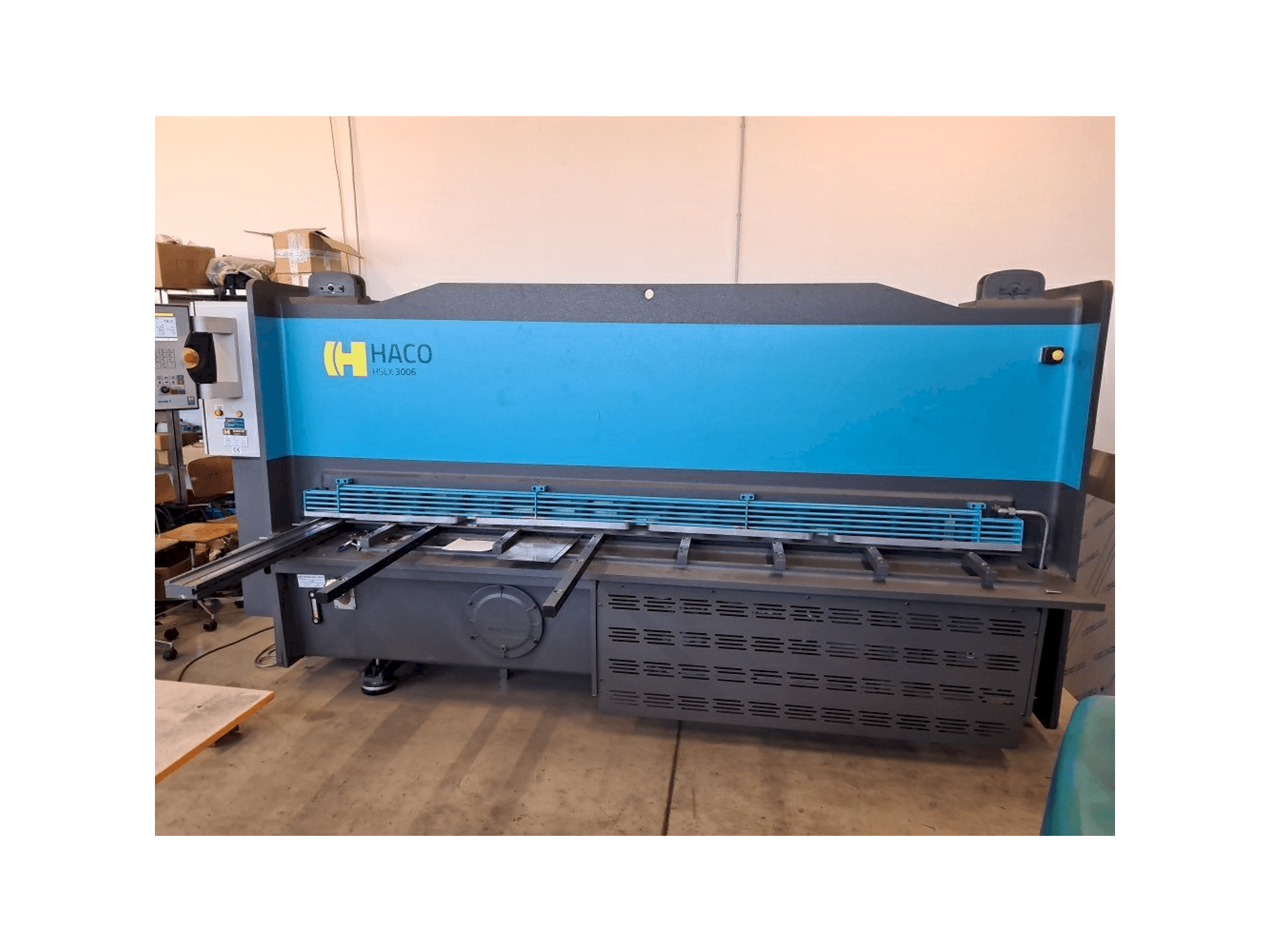 Frontansicht der HACO HSLX 3006 Maschine