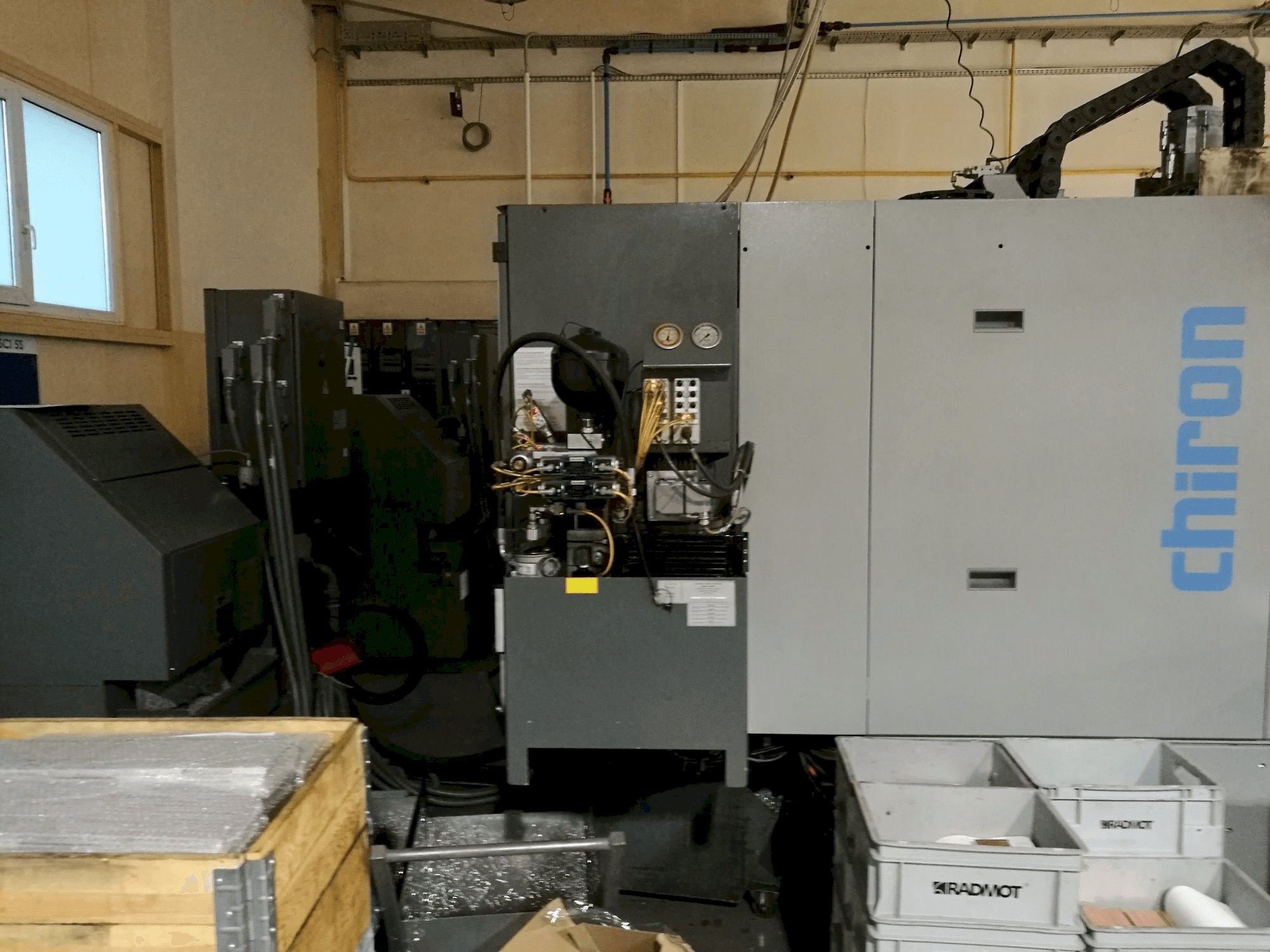 Frontansicht der CHIRON FZ 12 KS Maschine